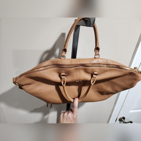 Tory Burch Ivy Slouchy Pebbled Leather Convertible Bag (16"Wx11.5"H) - Picture 6 of 17